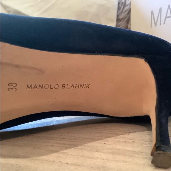 Manolo Navy Suede Shoes, Box & Dust Bags, Sz 38 - Picture 5 of 8